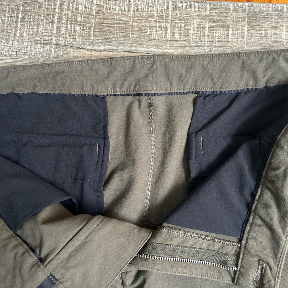 Lululemon Commission Classic-Fit Short - Picture 5 of 6